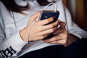 携帯代をクレジットカードでお得に支払う方法は？