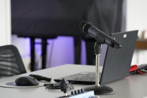 声優案件の取り方をオンラインで学ぶにはどうすればいい？