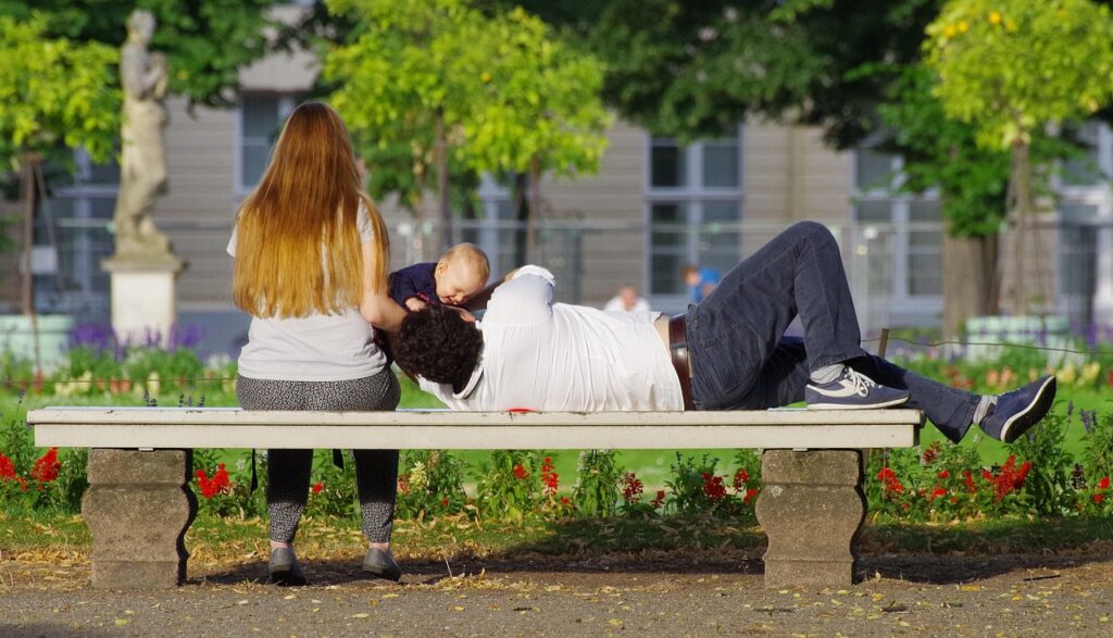声優の本業と副業を両立させるためのポイントは？
